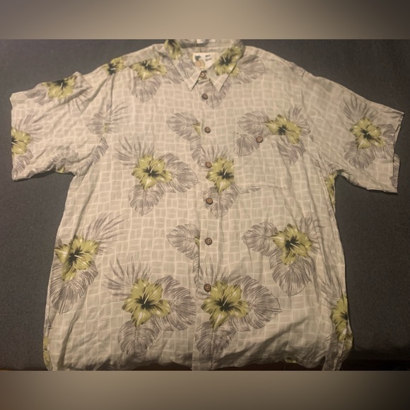 M.E. sports Other - M.E. Sports Bold Loud XL Vintage Floral Hawaiin Button Down Grey Beige‎ Shirt